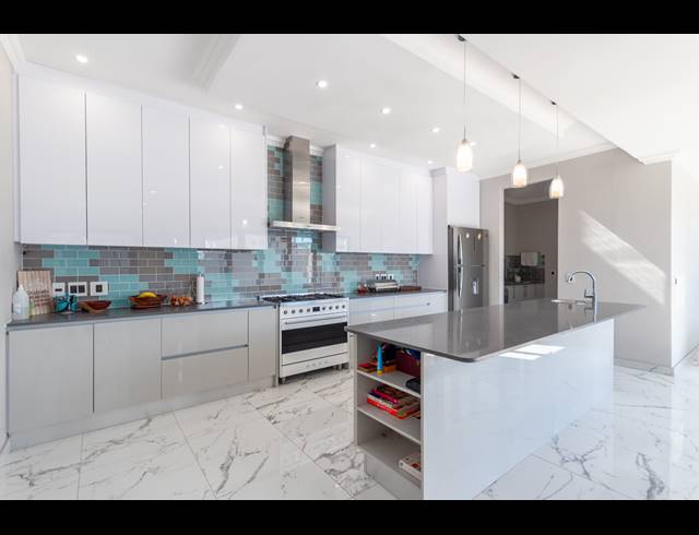 5 BEDROOM FREEHOLD FOR SALE IN SAGEWOOD